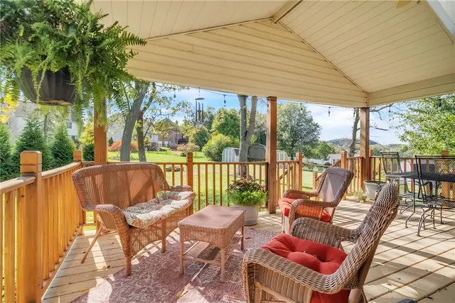 220 Cameron Dr gallery image 34
