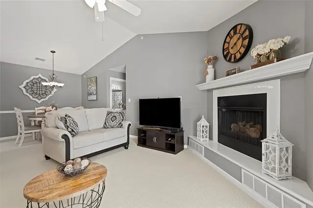 2206 Lenox Oval gallery image 5