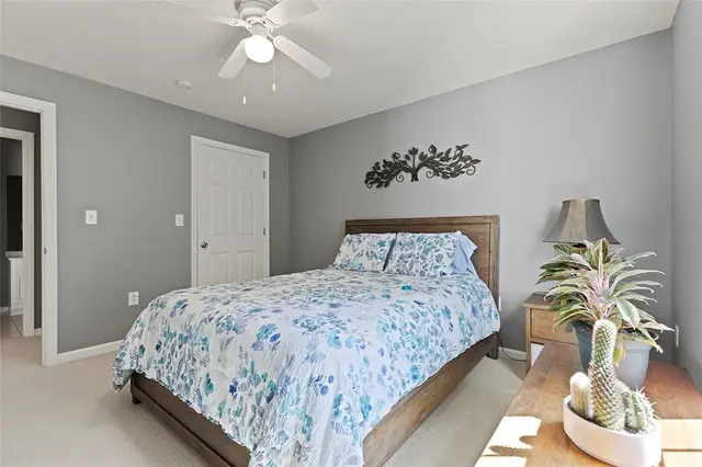 2206 Lenox Oval gallery image 10