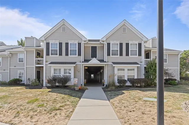 2206 Lenox Oval gallery image 12