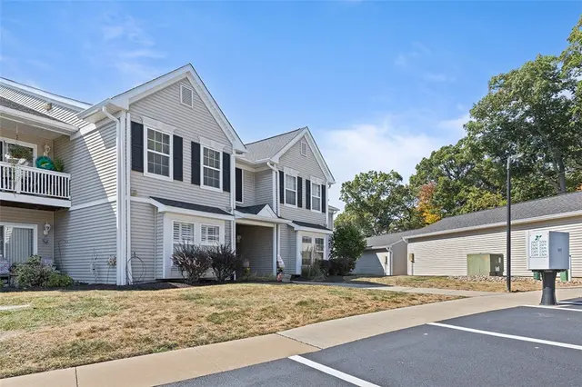 2206 Lenox Oval gallery image 24