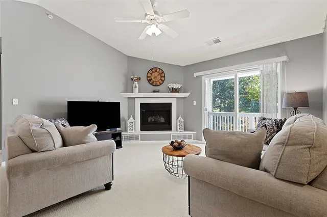 2206 Lenox Oval gallery image 30