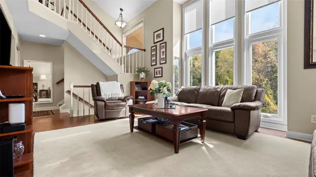2209 Huntington Ct N gallery image 2