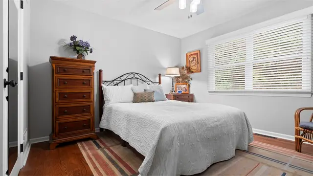 2209 Huntington Ct N gallery image 6