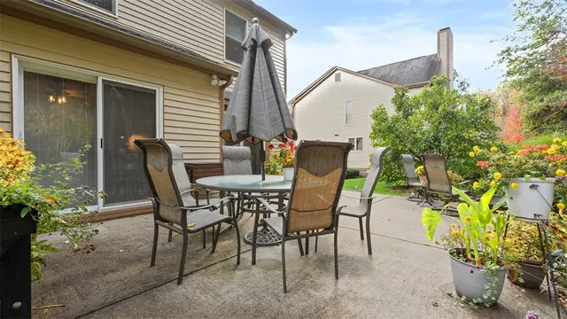 2209 Huntington Ct N gallery image 7