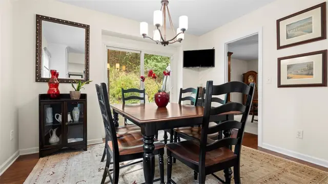2209 Huntington Ct N gallery image 11