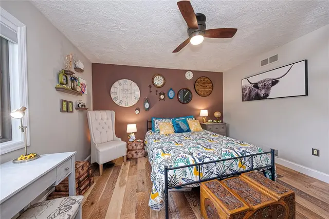 221 Fair Oaks gallery image 10