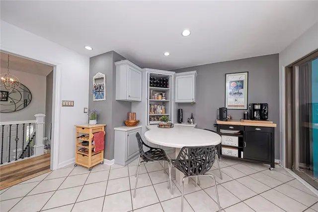 221 Fair Oaks gallery image 14