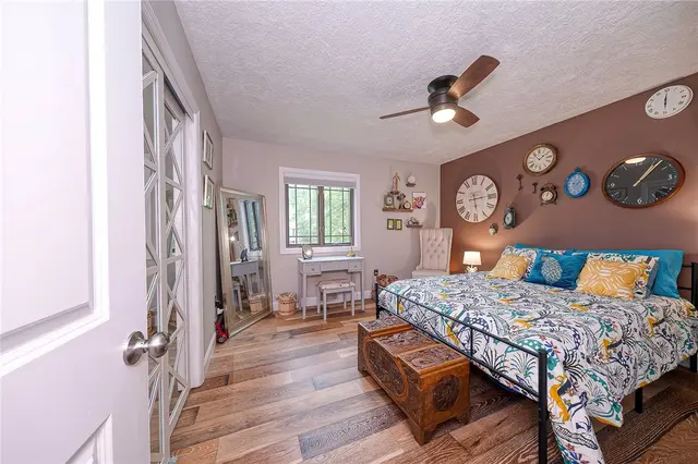 221 Fair Oaks gallery image 18
