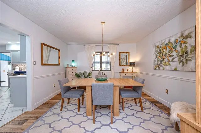 221 Fair Oaks gallery image 33
