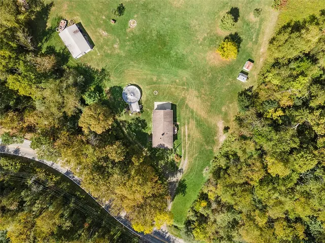 221 Mountain View Rd gallery image 4