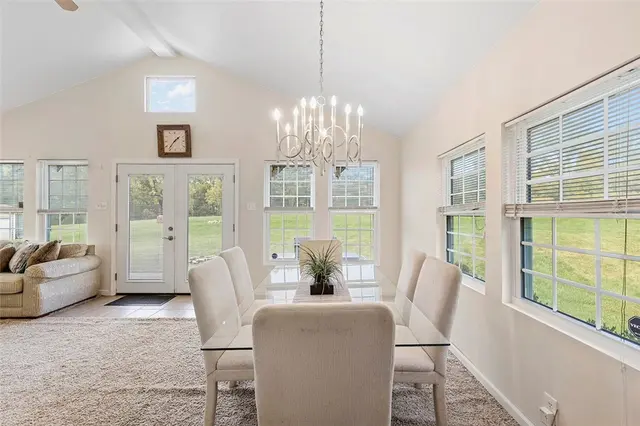 221 Mountain View Rd gallery image 9