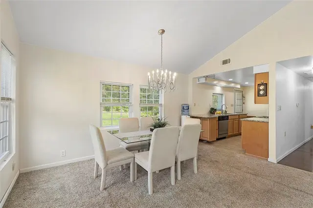 221 Mountain View Rd gallery image 10