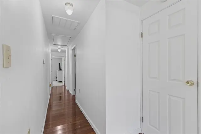 221 Mountain View Rd gallery image 16