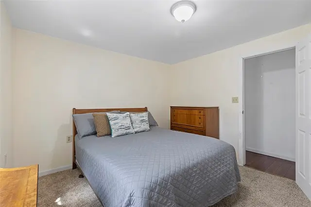 221 Mountain View Rd gallery image 19