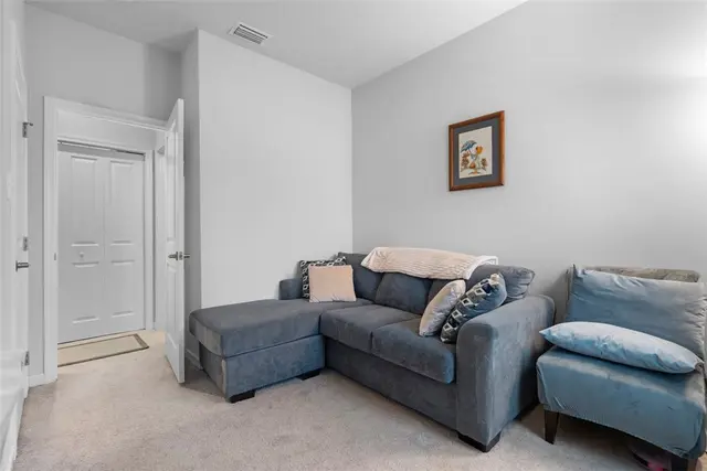 221 Olivia gallery image 5