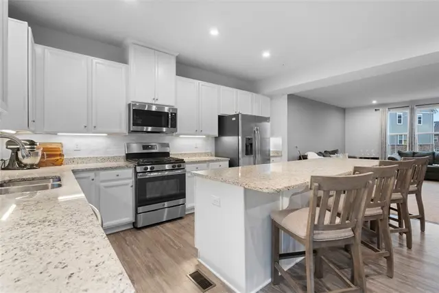 221 Olivia gallery image 12