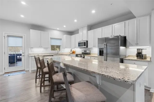 221 Olivia gallery image 15