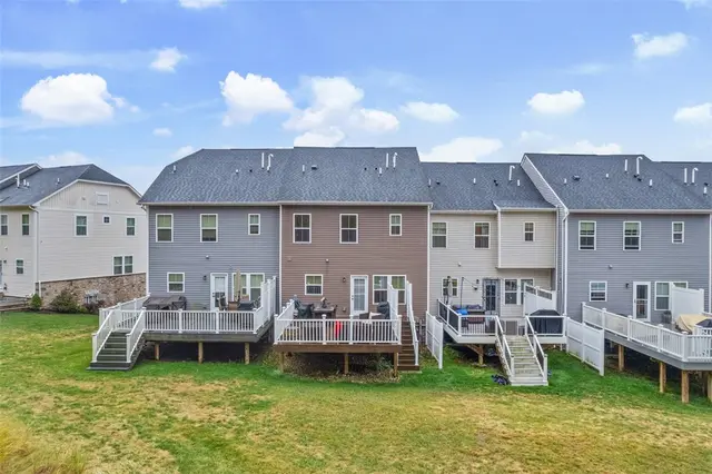 221 Olivia gallery image 16