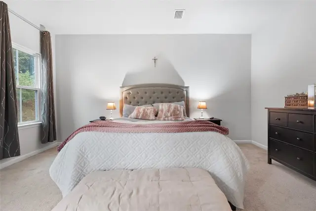 221 Olivia gallery image 17