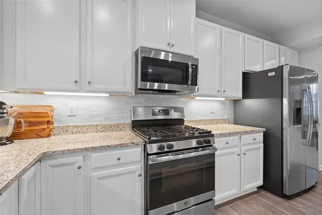 221 Olivia gallery image 19