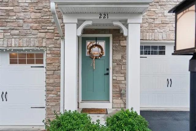 221 Olivia gallery image 23