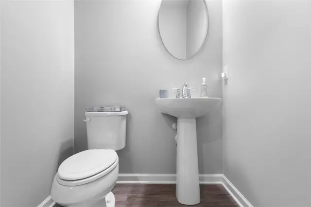 221 Olivia gallery image 35
