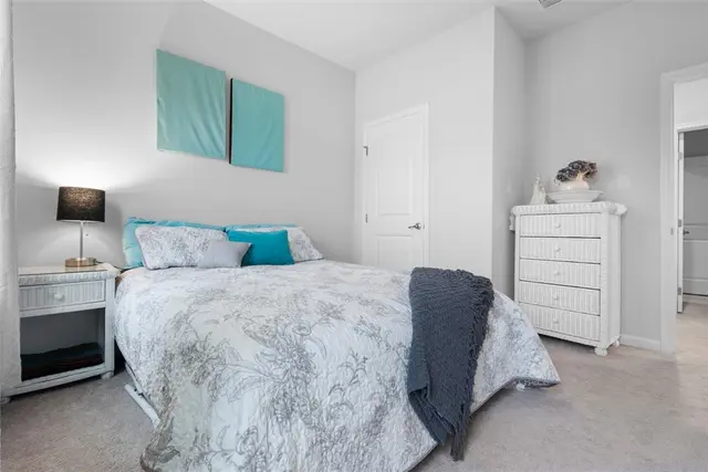 221 Olivia gallery image 36