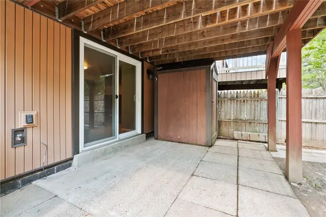 221 Parkwood Dr gallery image 14