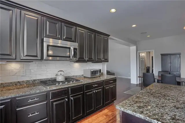 221 Strawberry Circle gallery image 15
