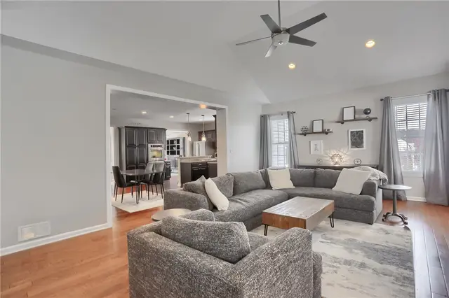 221 Strawberry Circle gallery image 19