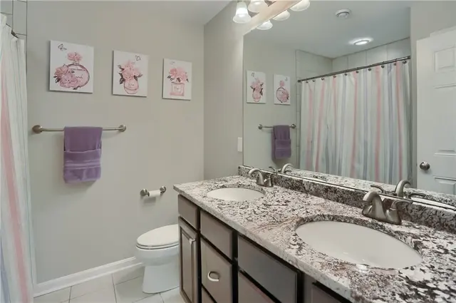 221 Strawberry Circle gallery image 32