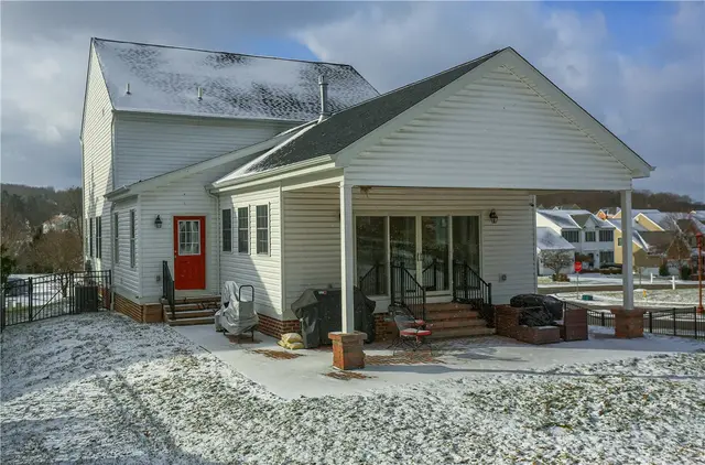 221 Strawberry Circle gallery image 41