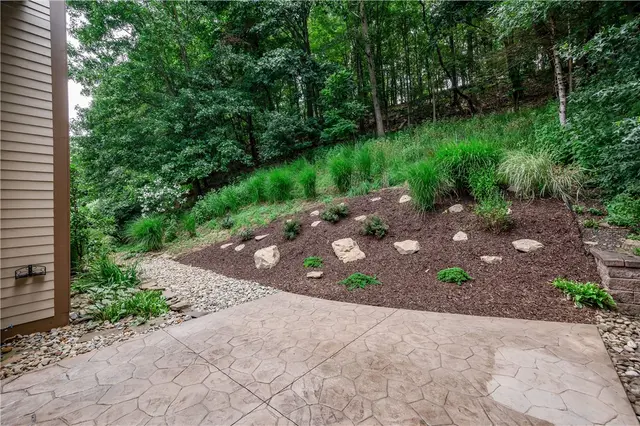 2217 Huntington Court N gallery image 7