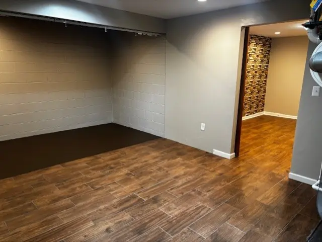 2217 Huntington Court N gallery image 14