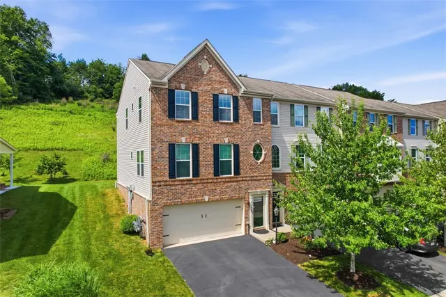 222 Broadstone Dr gallery image 2