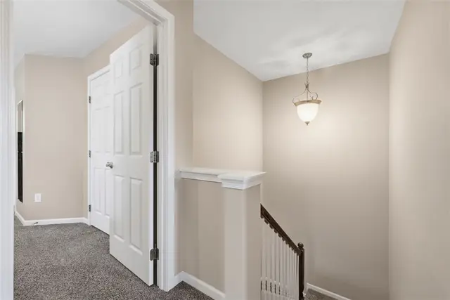 222 Broadstone Dr gallery image 5