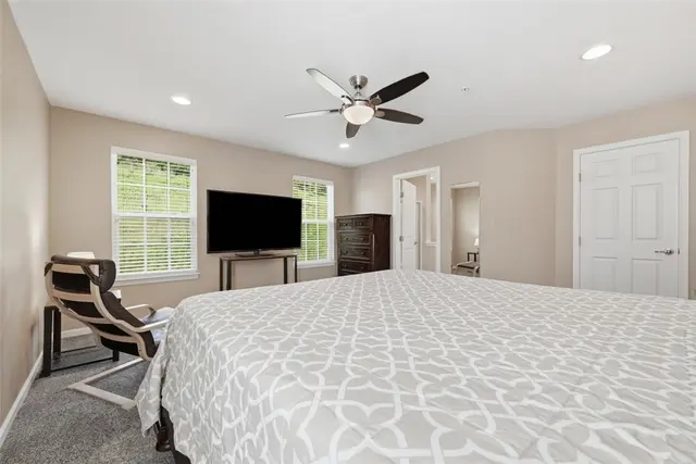 222 Broadstone Dr gallery image 6