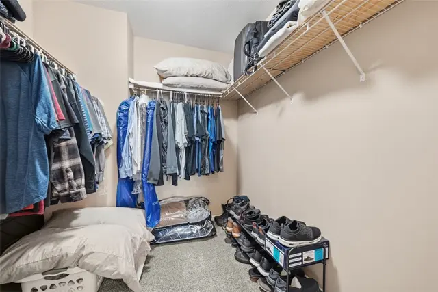 222 Broadstone Dr gallery image 8