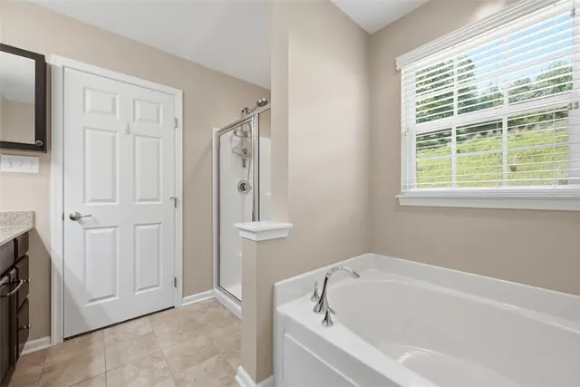 222 Broadstone Dr gallery image 14