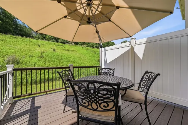 222 Broadstone Dr gallery image 15