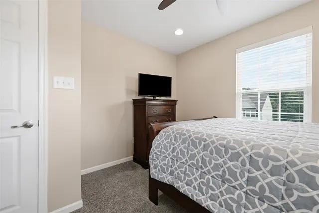 222 Broadstone Dr gallery image 22