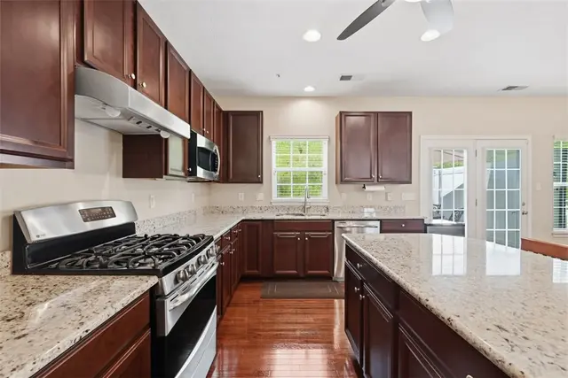 222 Broadstone Dr gallery image 27