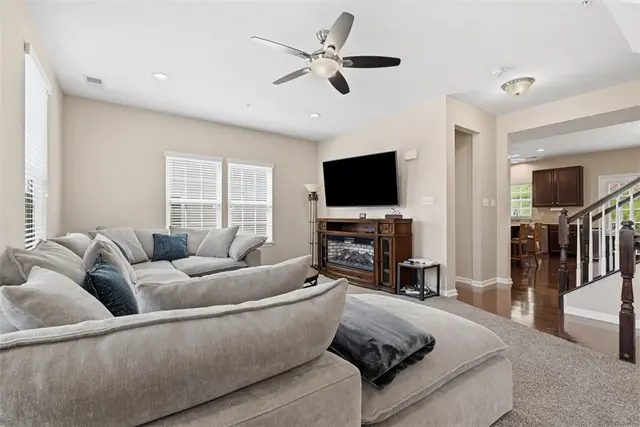 222 Broadstone Dr gallery image 31