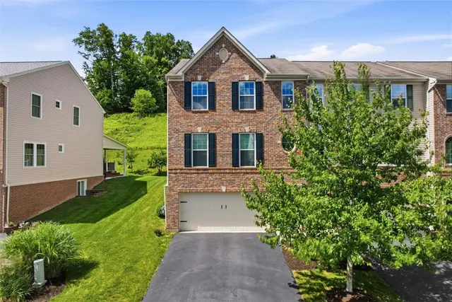 222 Broadstone Dr gallery image 34