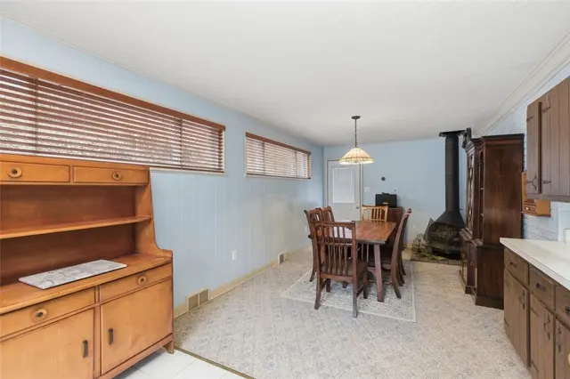 222 Elfinwild Rd gallery image 10