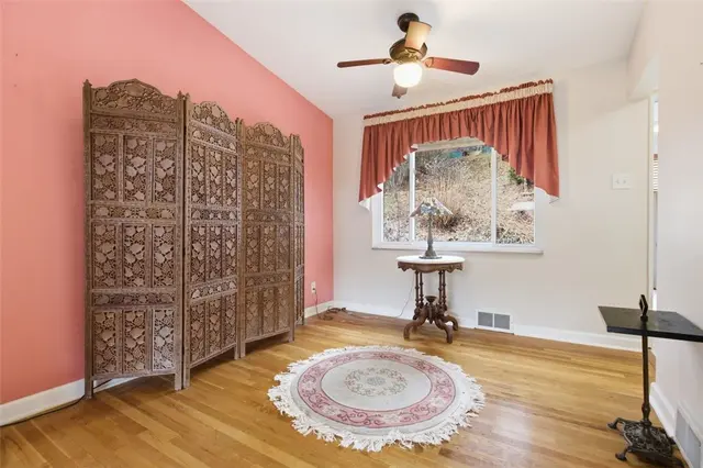 222 Elfinwild Rd gallery image 11