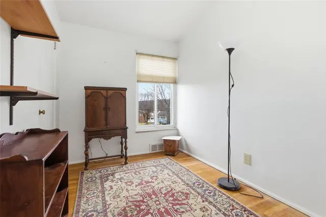 222 Elfinwild Rd gallery image 16