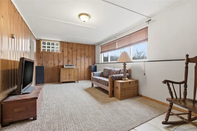 222 Elfinwild Rd gallery image 21