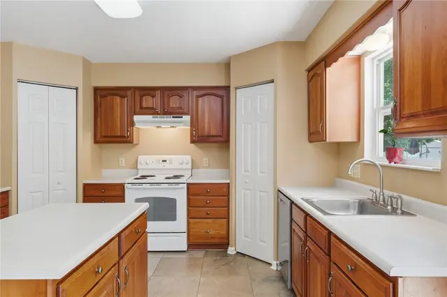 222 Macduff Ct gallery image 5